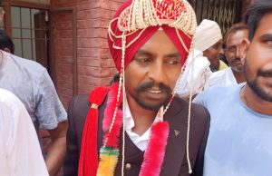 Panchayat Election 2024 : ਘੋੜੀ ਚੜ੍ਹਨ ਤੋਂ ਪਹਿਲਾਂ BDPO ਦਫ਼ਤਰ ਨਾਮਜ਼ਦਗੀ ਕਾਗਜ਼ ਭਰਨ ਪੁੱਜਾ ਸਰਪੰਚੀ ਦਾ ਦਾਅਵੇਦਾਰ