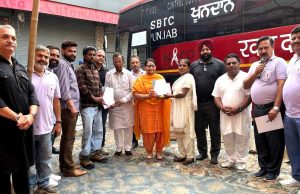 ਖੂਨਦਾਨ ਜ਼ਿੰਦਗੀ ਪ੍ਰਦਾਨ ਕਰਨ ਦੇ ਸਮਾਨ- ਸੋਮ ਪ੍ਰਕਾਸ਼