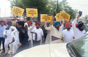 Ludhiana ‘ਚ Haryana ਦੇ CM ਨੂੰ ਦਿਖਾਏ ਕਾਲੇ ਝੰਡੇ, ਪੰਜਾਬ ਦੇ ਪਾਣੀ ਹੜੱਪਣ ਦੇ ਇਲਜ਼ਾਮ