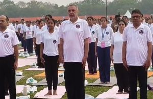 Jalandhar ‘ਚ ਸੀਐਮ ਦੀ ਯੋਗਸ਼ਾਲਾ, ਸਿਹਤ ਮੰਤਰੀ Dr. Balbir Singh ਨੇ ਲਿਆ ਭਾਗ, ਕੀਤੇ ਯੋਗ ਆਸਣ