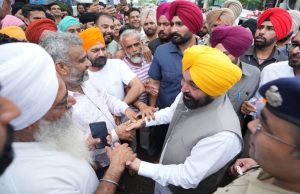 ਪੰਜਾਬ ‘ਚ ਹੜ੍ਹਾਂ ਦਾ ਕਹਿਰ, ਮੰਤਰੀ ਤੇ ਵਿਧਾਇਕ ਇੱਕ ਮਹੀਨੇ ਦੀ ਤਨਖਾਹ ਰਾਹਤ ਫੰਡ ‘ਚ ਦੇਣਗੇ, CM ਦਾ ਐਲਾਨ