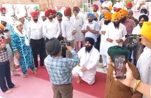 ਨੰਗੇ ਪੈਰੀ ਸ੍ਰੀ ਦਰਬਾਰ ਸਾਹਿਬ ਪਹੁੰਚੇ ਹਰਜੋਤ ਬੈਂਸ, ਸ੍ਰੀ ਅਕਾਲ ਤਖ਼ਤ ਸਾਹਿਬ ਅੱਗੇ ਹੋਣਗੇ ਪੇਸ਼, ਸ਼ਹੀਦੀ ਸਮਾਰੋਹ ਨੂੰ ਲੈ ਕੇ ਹੋਇਆ ਸੀ ਵਿਵਾਦ