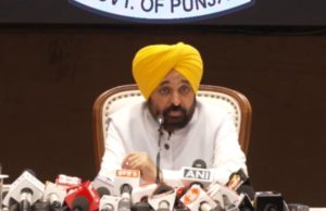 ਹੜ੍ਹ ਪੀੜਤਾਂ ਦੀ ਸਹਾਇਤਾ ਲਈ CM ਮਾਨ ਦੀ ਅਧਿਕਾਰੀਆਂ ਨੂੰ ਨਸੀਹਤ, ਨਿਸ਼ਾਨੇ ‘ਤੇ ਵਿਰੋਧੀ