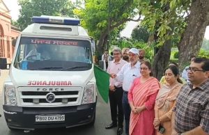 ਸਿਹਤ ਮੰਤਰੀ ਨੇ ਰਾਹਤ ਕਾਰਜਾਂ ਦਾ ਲਿਆ ਜਾਇਜ਼ਾ… 10 ਐਂਬਲੈਂਸਾਂ ਕੀਤੀਆਂ ਰਵਾਨਾ, ਅਵਜੋਤ ਨਾਲ ਵੀ ਕੀਤੀ ਮੁਲਾਕਾਤ