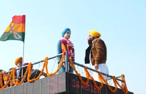 CM ਨੇ ਕਰਤਾਰ ਸਿੰਘ ਸਰਾਭਾ ਨੂੰ ਦਿੱਤੀ ਸ਼ਰਧਾਂਜਲੀ, ਕਿਹਾ- ਸ਼ਹੀਦਾਂ ਦੇ ਕਦਮਾਂ ਤੇ ਚੱਲਣ ਦੀ ਕੋਸ਼ਿਸ਼ ਕਰ ਰਹੇ ਹਾਂ
