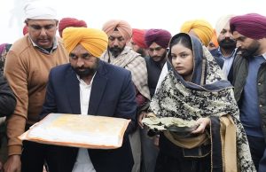 ਸੀਐਮ ਮਾਨ ਸ੍ਰੀ ਫਤਿਹਗੜ੍ਹ ਸਾਹਿਬ ਨਤਮਸਤਕ, ਸਾਹਿਬਦਜ਼ਾਦਿਆਂ ਦੀ ਅਦੁੱਤੀ ਸ਼ਹਾਦਤ ਨੂੰ ਪ੍ਰਣਾਮ, ‘ਵੀਰ ਬਾਲ ਦਿਵਸ’ ‘ਤੇ ਅਕਾਲੀਆਂ ਬਾਰੇ ਕੀ ਬੋਲੇ?