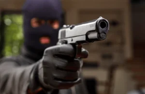 Jalandhar ਦੇ ਅਲਾਵਲਪੁਰ ਇਲਾਕੇ ‘ਚ ਹਥਿਆਰਬੰਦ ਲੁੱਟ, ਪਰਿਵਾਰ ਨੂੰ ਬੰਦੀ ਬਣਾ ਕੇ ਮਾਰਿਆ ਡਾਕਾ