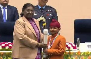 ‘ਛੋਟੇ ਸਿਪਾਹੀ’ ਸ਼ਰਵਣ ਨੂੰ ‘ਰਾਸ਼ਟਰੀ ਬਾਲ ਪੁਰਸਕਾਰ’, ਦਿੱਲੀ ਵਿਖੇ ਰਾਸ਼ਟਰਪਤੀ ਨੇ ਕੀਤਾ ਸਨਮਾਨਿਤ; ਆਪ੍ਰੇਸ਼ਨ ਸਿੰਦੂਰ ਦੌਰਾਨ ਕੀਤੀ ਸੀ ਨਿਰਸਵਾਰਥ ਸੇਵਾ