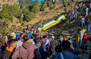 ਸੜਕ ‘ਤੇ ਫਿਸਲਣ ਅਤੇ ਫਿਰ ਖੱਡ ਵਿੱਚ ਡਿੱਗੀ ਬੱਸ… Himachal Accident ‘ਚ 14 ਲੋਕਾਂ ਦੀ ਮੌਤ