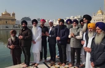 Canada ਦੇ ਤਿੰਨ ਸਿੱਖ MPs ਨੇ ਦਰਬਾਰ ਸਾਹਿਬ ‘ਚ ਟੇਕਿਆ ਮੱਥਾ, SGPC ਪ੍ਰਧਾਨ ਵੱਲੋਂ ਨਿੱਘਾ ਸਵਾਗਤ