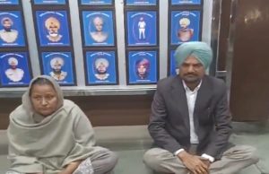 Sidhu Moosewala ਪਰਿਵਾਲ ਨਾਲ ਕਰੋੜਾਂ ਦੀ ਹੇਰਾਫੇਰੀ ‘ਤੇ FIR, ਕੰਪਨੀ ਸਮੇਤ 3 ‘ਤੇ ਮਾਮਲਾ ਦਰਜ