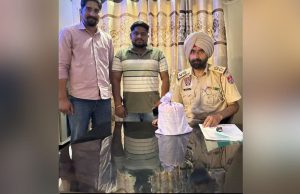 ਅੰਮ੍ਰਿਤਸਰ ‘ਚ ਪੁਲਿਸ ਤੇ ਬੀਐਸਐਫ ਵੱਲੋਂ ਵੱਡੀ ਕਾਰਵਾਈ, ਸਰਹੱਦ ‘ਤੇ 980 ਗ੍ਰਾਮ ਹੈਰੋਇਨ ਜ਼ਬਤ; ਤਸਕਰਾਂ ਦੀ ਭਾਲ ਜਾਰੀ