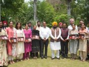 UPSC ਪਾਸ ਕਰਨ ਵਾਲੇ ਵਿਦਿਆਰਥੀਆਂ ਦਾ ਸਨਮਾਨ, CM ਮਾਨ ਨੇ ਵਧਾਈ ਦਿੱਤੀ; ਮਾਪਿਆਂ ਨਾਲ ਵੀ ਕੀਤੀ ਮੁਲਾਕਾਤ