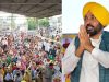 CM Mann ਨੇ Faridkot ਦੇ ਪੰਜਗਰਾਈਂ ਕਲਾਂ ‘ਚ ਕੀਤੀ ਲੋਕ ਮਿਲਣੀ, ਪ੍ਰੋਗਰਾਮ ਦੌਰਾਨ ਲੋਕਾਂ ਨਾਲ ਕੀਤੀ ਗੱਲਬਾਤ