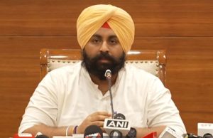 Amritsar: ਵਿਦਿਆਰਥਣ ਖੁਦਕੁਸ਼ੀ ਮਾਮਲੇ ‘ਚ ਸਿੱਖਿਆ ਮੰਤਰੀ ਸਖ਼ਤ, ਸਕੂਲ ਪ੍ਰਬੰਧਨ ਖਿਲਾਫ ਕੇਸ ਦਰਜ
