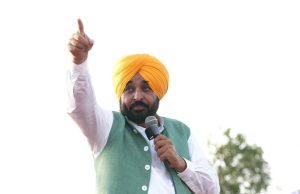 CM ਮਾਨ ਨੇ ਰੋਪੜ ਦੇ ਬੜਬਾ ‘ਚ ‘ਸੱਥ’ ਪ੍ਰੋਗਰਾਮ ਤਹਿਤ ਲੋਕਾਂ ਨਾਲ ਕੀਤੀ ਗੱਲਬਾਤ, ਦਿੱਤੀ 50 ਲੱਖ ਦੀ ਗ੍ਰਾਂਟ