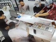 Chandigarh Medical Store ਕਤਲਕਾਂਡ ਤੋਂ ਬਾਅਦ ਦੁਕਾਨਦਾਰਾਂ ਨੇ ਲਗਾਇਆ ਨੋਟਿਸ, ਬਿਨਾਂ ਮੂੰਹ ਢੱਕੇ ਆਉਣ ਦੀ ਅਪੀਲ
