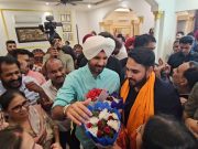 ਨਵੇਂ ਯੂਥ ਪ੍ਰਧਾਨ ਦੇ ਘਰ ਪਹੁੰਚੇ ਪੰਜਾਬ ਕਾਂਗਰਸ ਪ੍ਰਧਾਨ ਵੜਿੰਗ, 2027 ਚੋਣਾਂ ਲਈ ਨੌਜਵਾਨ ਲੀਡਰਸ਼ਿਪ ‘ਤੇ ਨਜ਼ਰ