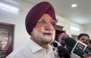 ਲੋਕ ਸਾਡਾ ਮਜ਼ਾਕ ਉਡਾ ਰਹੇ, ਕਦੇ-ਕਦੇ ਲੱਗਦਾ ਕਿ ਵਫ਼ਦਾਰ ਤੇ ਈਮਾਨਦਾਰਾਂ ਨੂੰ ਇਗਨੌਰ ਕੀਤਾ ਜਾਂਦਾ: Randhawa