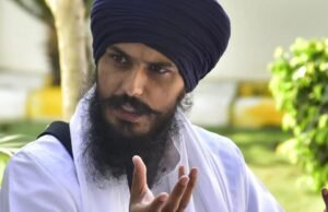 ਪਿੰਡ ਹਰੀ ਨੌਂ ਦੇ ਲੋਕਾਂ ਦਾ ਵੱਡਾ ਫੈਸਲਾ, Amritpal Singh ਦੀ ਪਾਰਟੀ ਦੇ ਪ੍ਰਚਾਰ ‘ਤੇ ਲਾਈ ਰੋਕ; ਪੋਸਟਰ ਵੀ ਉਤਾਰੇ