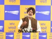 LPU-ਚਿਤਕਾਰਾ ਮਾਮਲੇ ‘ਤੇ AAP ਦਾ ਵੱਡਾ ਬਿਆਨ, ‘ਪੰਜਾਬ ਸੁਰੱਖਿਅਤ ਸੂਬਾ, ਵਿਦਿਆਰਥੀਆਂ ਨਾਲ ਬੱਚਿਆਂ ਵਾਂਗ ਕੀਤਾ ਸਲੂਕ’