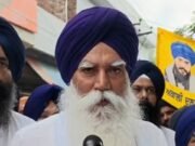 Hoshiarpur ‘ਚ SGPC ਪ੍ਰਧਾਨ ਧਾਮੀ ਦੇ ਘਰ ਬਾਹਰ “ਵਾਰਿਸ ਪੰਜਾਬ ਦੇ” ਦਾ ਪ੍ਰਦਰਸ਼ਨ, ਤਰਸੇਮ ਸਿੰਘ ਨੇ ਮੰਗਿਆ ਅਸਤੀਫ਼ਾ